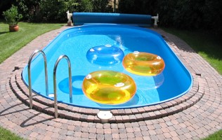 Plastové-bazény-venkovní